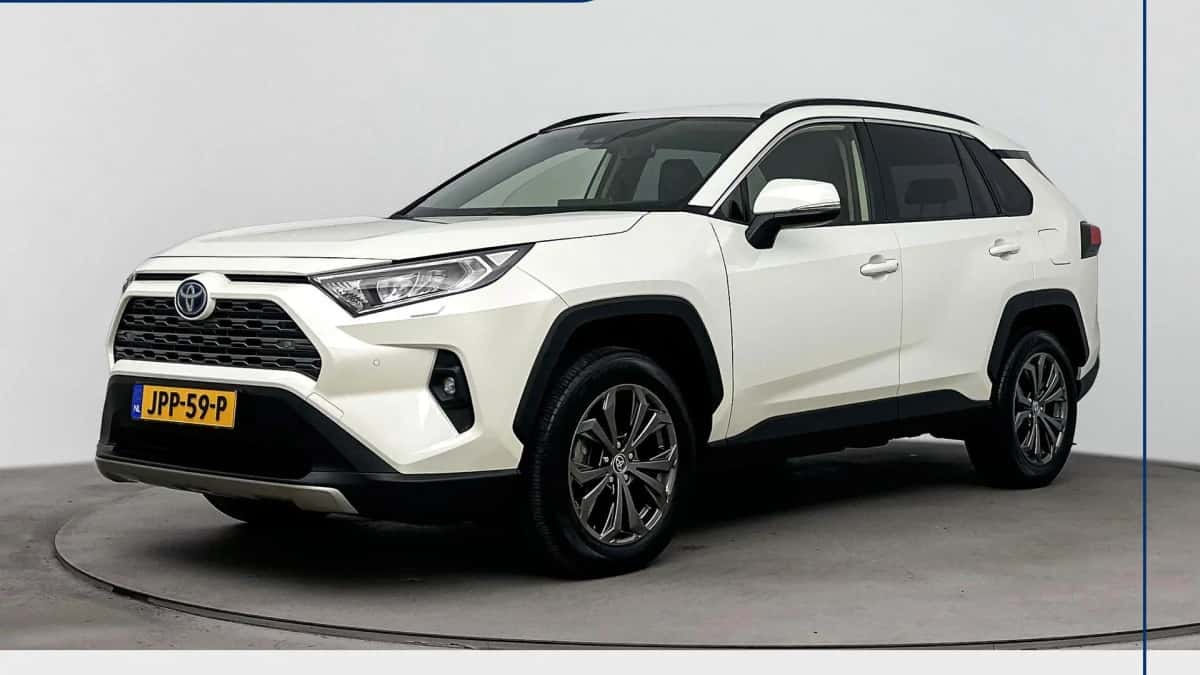 Toyota RAV4 (2022) — foto 1