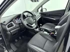 Suzuki S-Cross (2022) thumbnail 11
