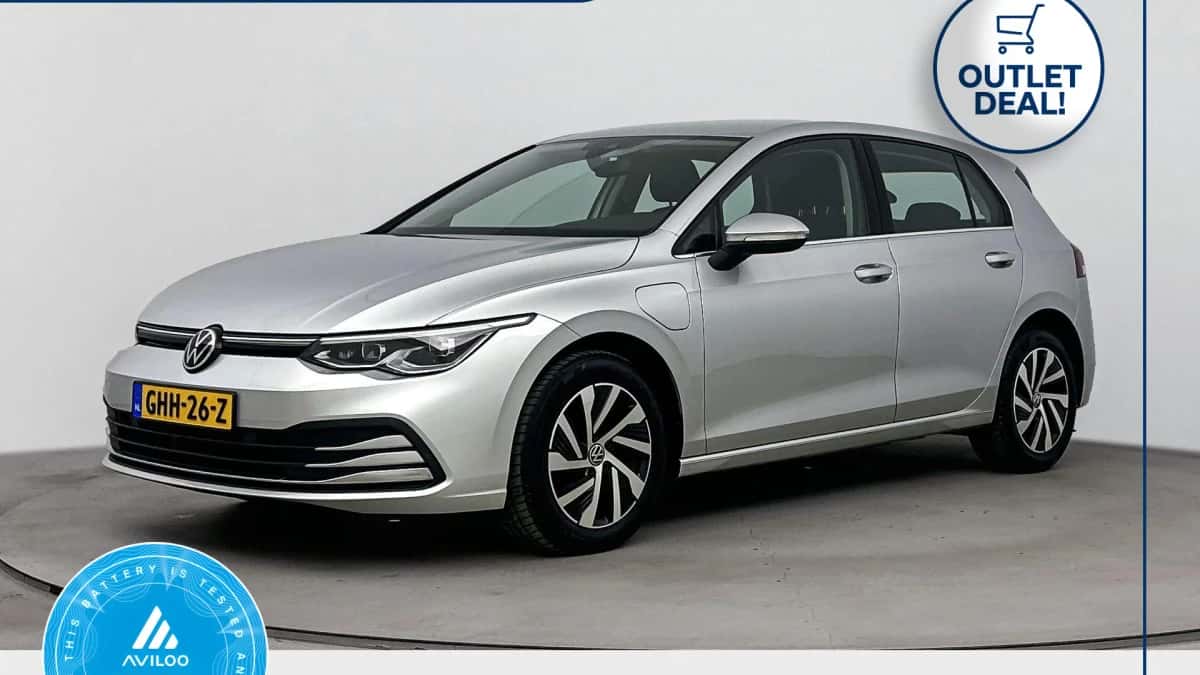 Volkswagen Golf (2021) — foto 1