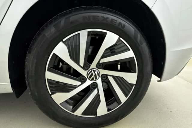 Volkswagen Golf (2021) thumbnail 23