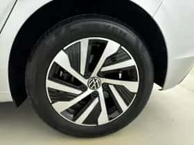 Volkswagen Golf (2021) thumbnail 23