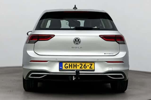 Volkswagen Golf (2021) thumbnail 6