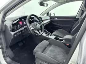 Volkswagen Golf (2021) thumbnail 9