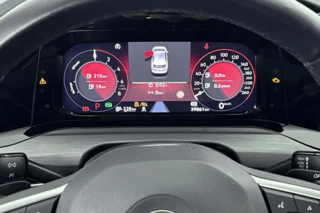 Volkswagen Golf (2021) thumbnail 10
