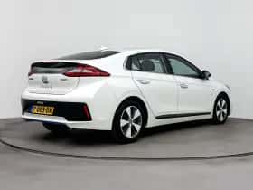 Hyundai Ioniq (2018) thumbnail 2