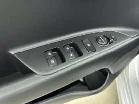 Kia Rio (2023) thumbnail 17