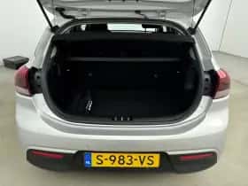 Kia Rio (2023) thumbnail 19