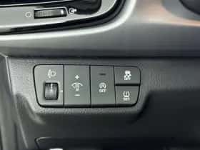 Kia Rio (2023) thumbnail 23