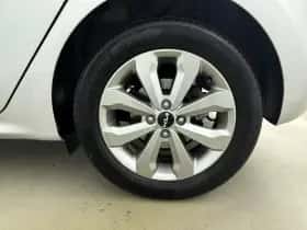 Kia Rio (2023) thumbnail 29