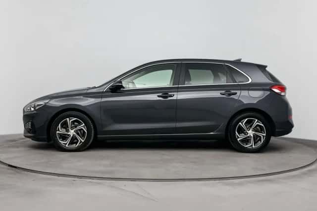 Hyundai i30 (2023) thumbnail 3