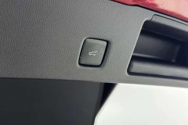 Ford Kuga (2022) thumbnail 19
