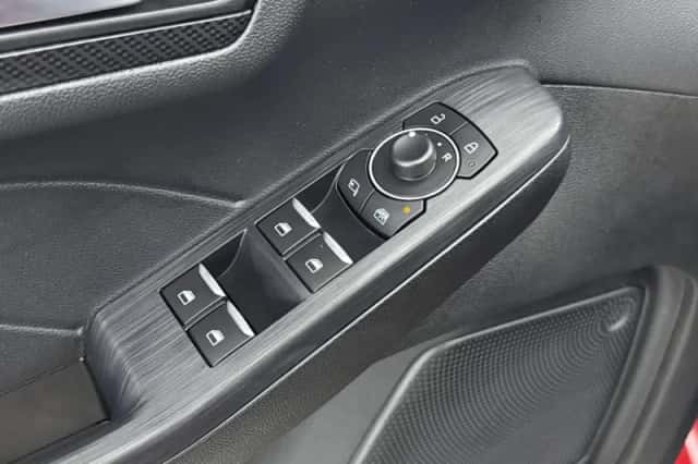 Ford Kuga (2022) thumbnail 23