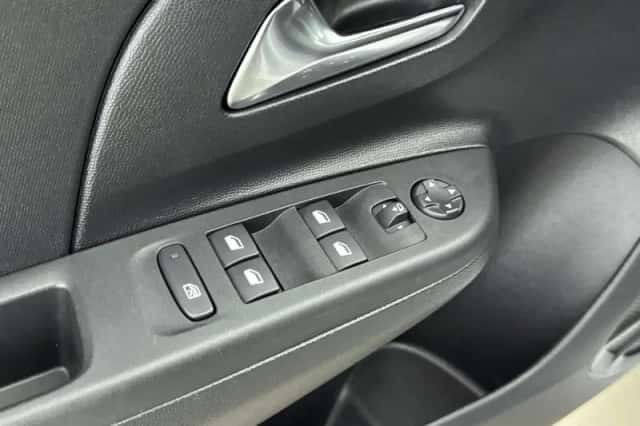 Opel Corsa (2024) thumbnail 21