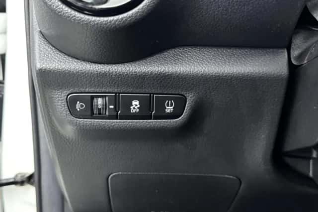 Kia Picanto (2021) thumbnail 25