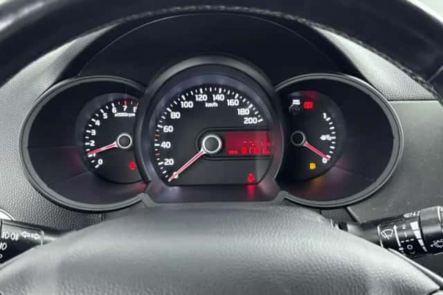 Kia Picanto (2014) thumbnail 13