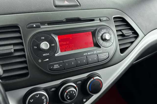 Kia Picanto (2014) thumbnail 9