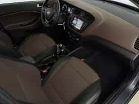 Hyundai i20 (2019) thumbnail 8