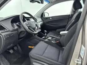 Hyundai Tucson (2018) thumbnail 17
