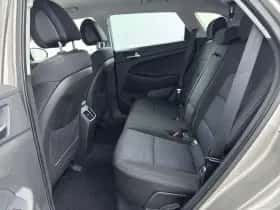 Hyundai Tucson (2018) thumbnail 25