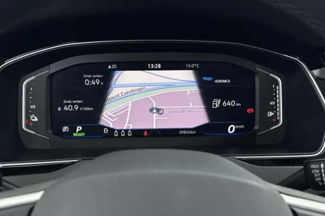 Volkswagen Passat (2023) thumbnail 11