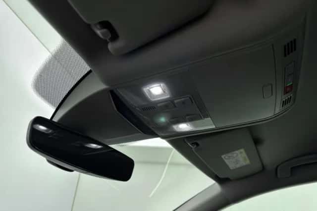 Volkswagen Passat (2023) thumbnail 12