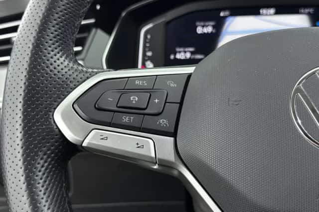 Volkswagen Passat (2023) thumbnail 16