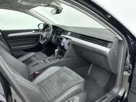 Volkswagen Passat (2023) thumbnail 21