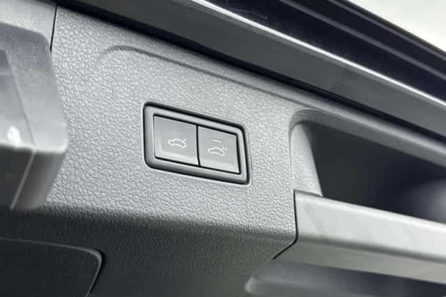 Volkswagen Passat (2023) thumbnail 22