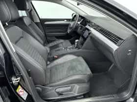 Volkswagen Passat (2023) thumbnail 26