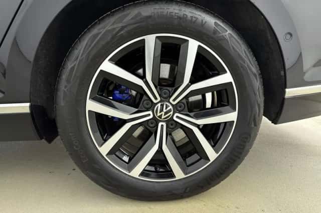 Volkswagen Passat (2023) thumbnail 29