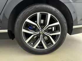 Volkswagen Passat (2023) thumbnail 29