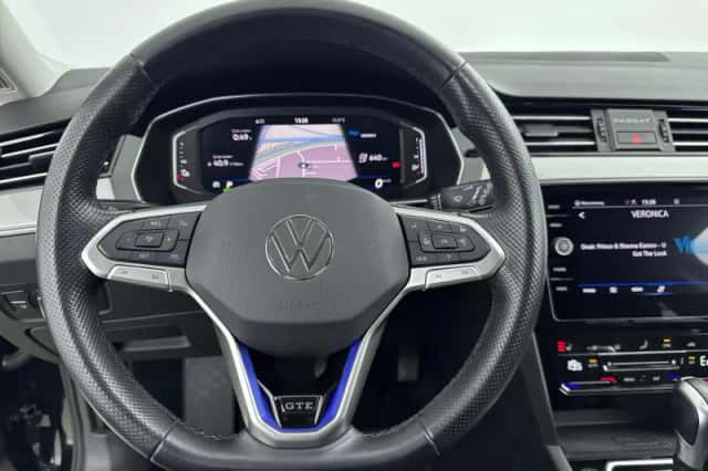 Volkswagen Passat (2023) thumbnail 31