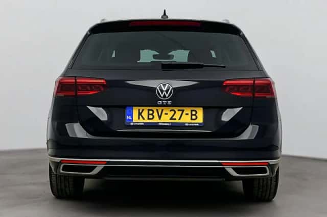 Volkswagen Passat (2023) thumbnail 6