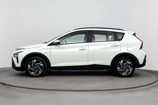 Hyundai Bayon (2023) thumbnail 3