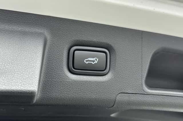 Hyundai Santa Fe (2023) thumbnail 22