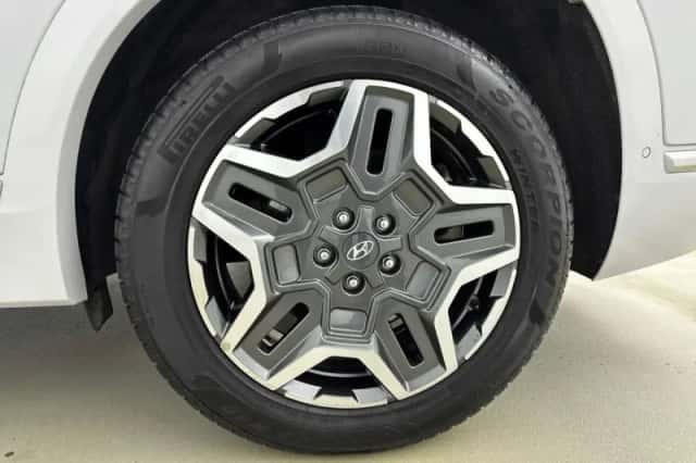 Hyundai Santa Fe (2023) thumbnail 24