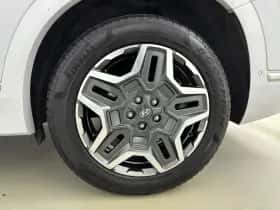 Hyundai Santa Fe (2023) thumbnail 24