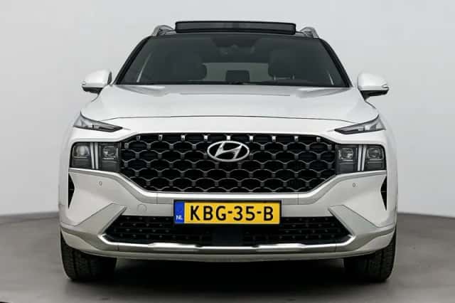 Hyundai Santa Fe (2023) thumbnail 5