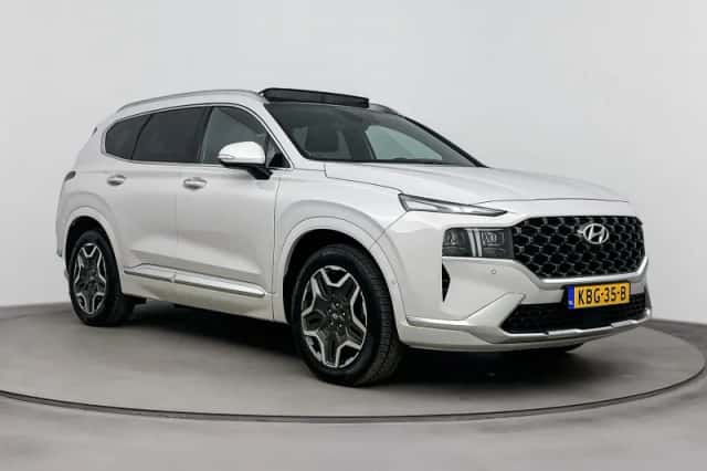 Hyundai Santa Fe (2023) thumbnail 7