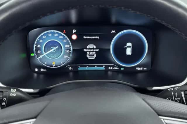 Hyundai Santa Fe (2023) thumbnail 10