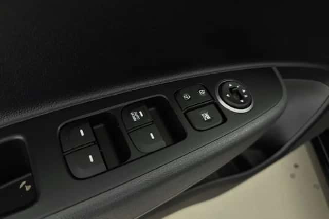 Hyundai i10 (2018) thumbnail 16