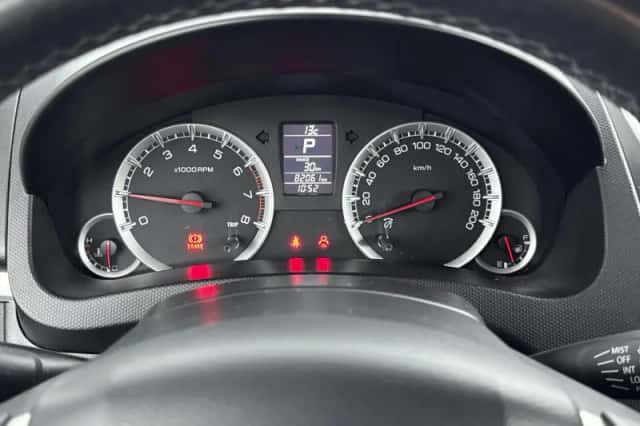 Suzuki Swift (2015) thumbnail 12