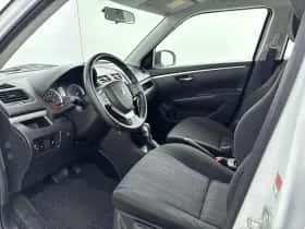 Suzuki Swift (2015) thumbnail 13