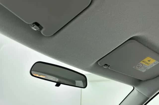 Suzuki Swift (2015) thumbnail 16