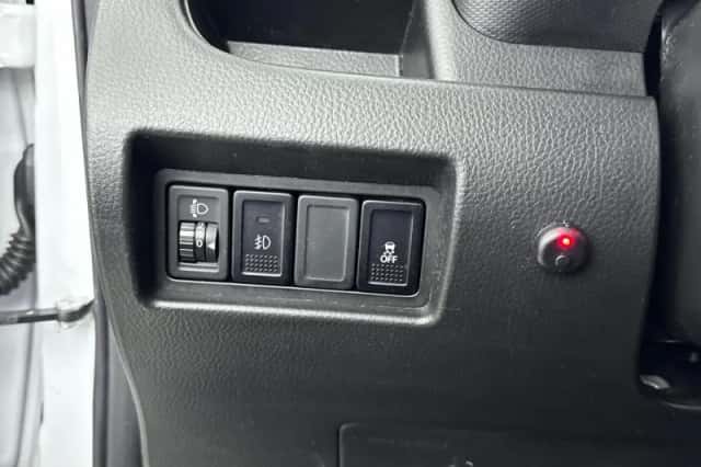 Suzuki Swift (2015) thumbnail 20