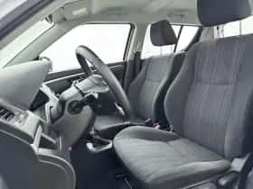 Suzuki Swift (2015) thumbnail 22