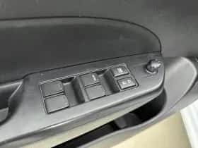 Suzuki Swift (2015) thumbnail 23