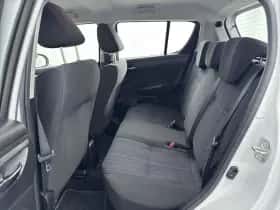 Suzuki Swift (2015) thumbnail 25