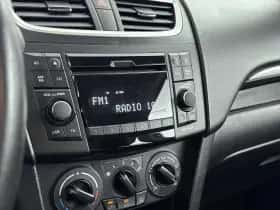 Suzuki Swift (2015) thumbnail 7