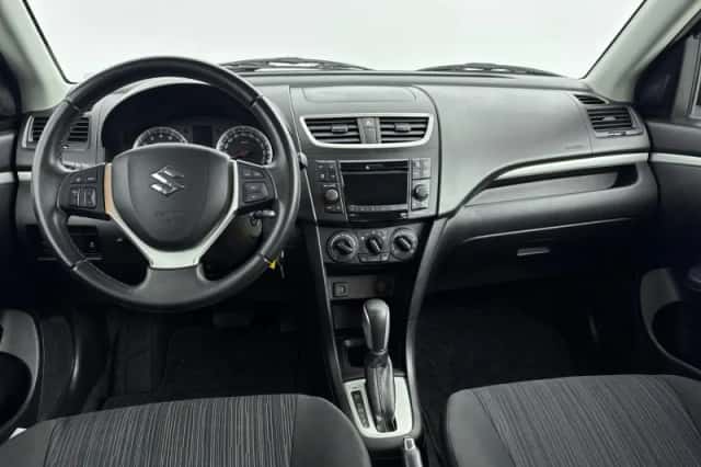 Suzuki Swift (2015) thumbnail 8